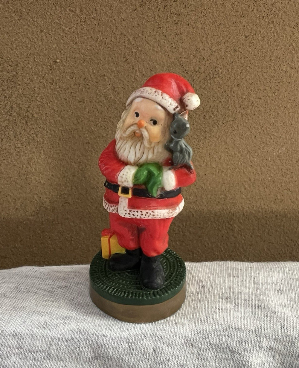 Hallmark Merry Miniatures Christmas Vintage Santa w Kitten 1976 #4 Mini Figurine